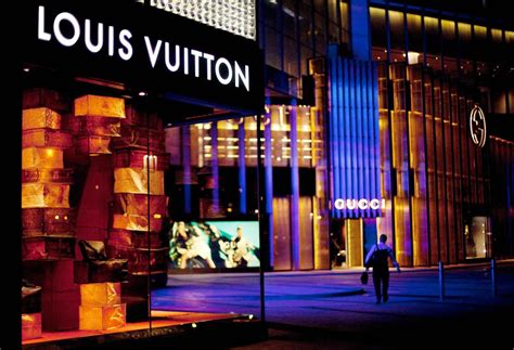 best place to buy louis vuitton in paris|louis vuitton store paris france.